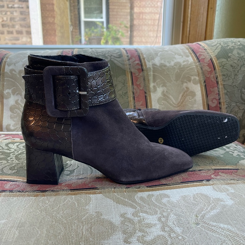 RON WHITE WOMEN Linzi Chocolate. Size 36 =5.5 Women
N2-12